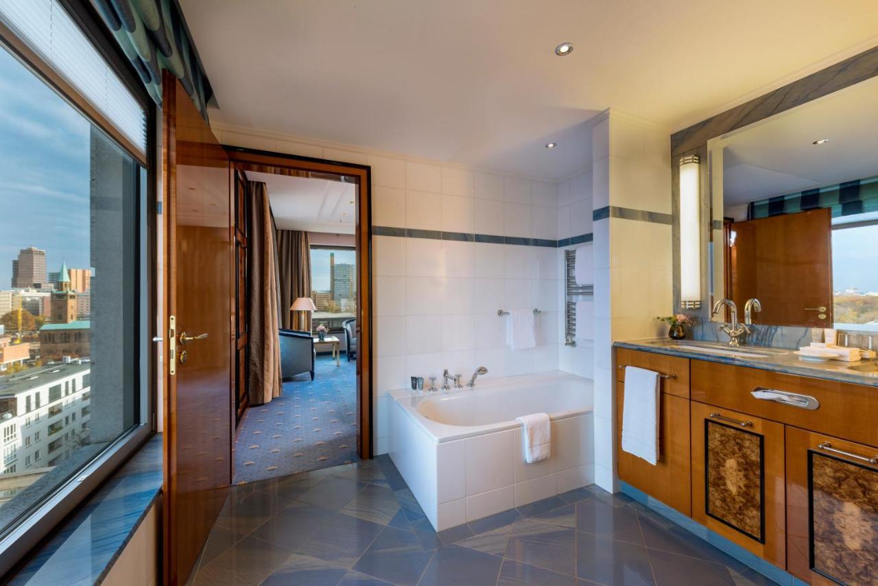 District Hotel 5*