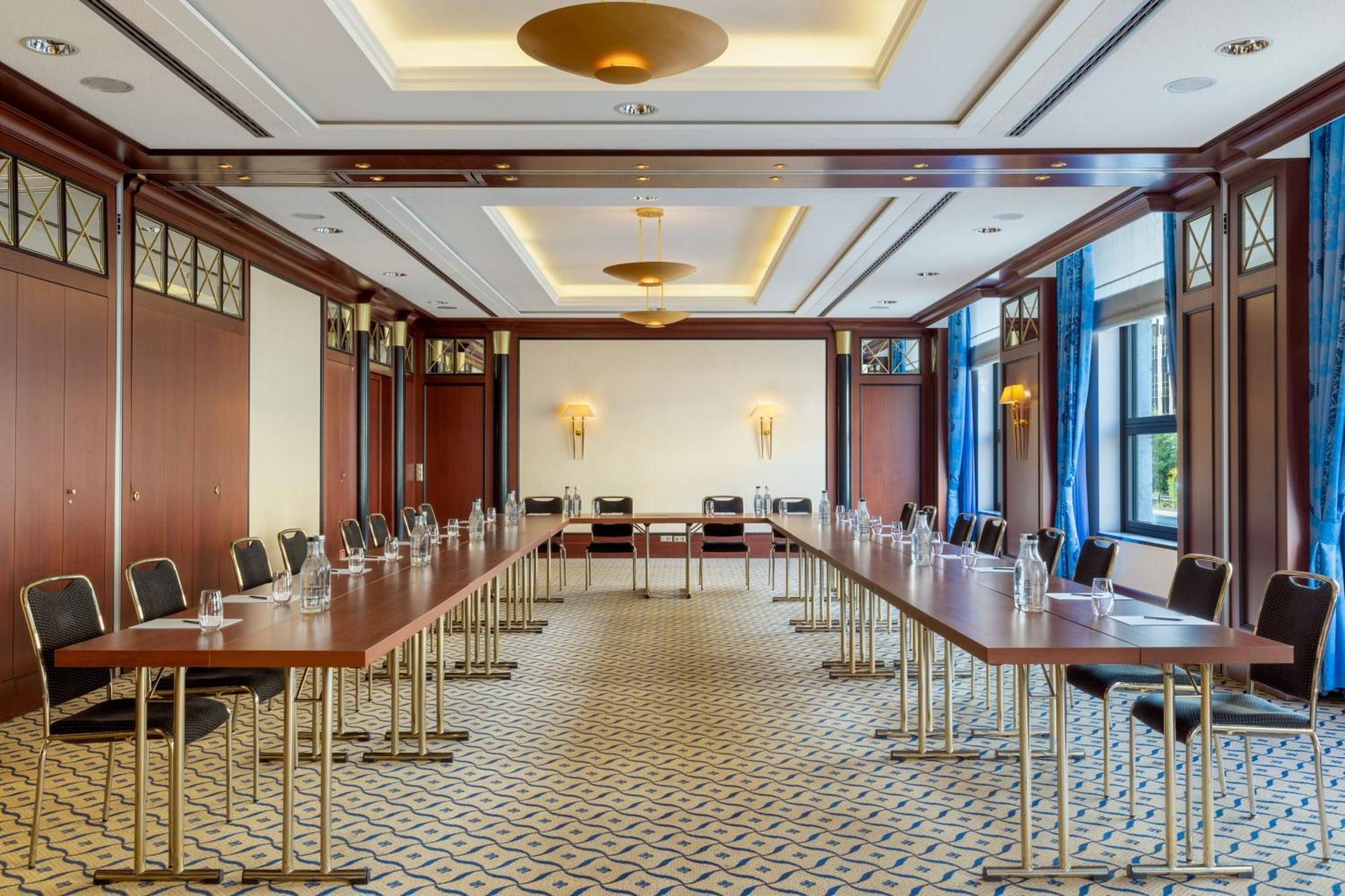 District Hotel 5*
